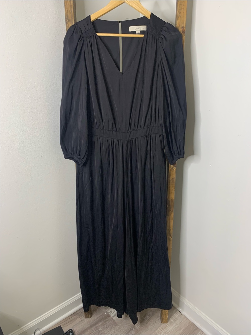 LOFT Black Long Sleeve V-Neck Jumpsuit Size 8P